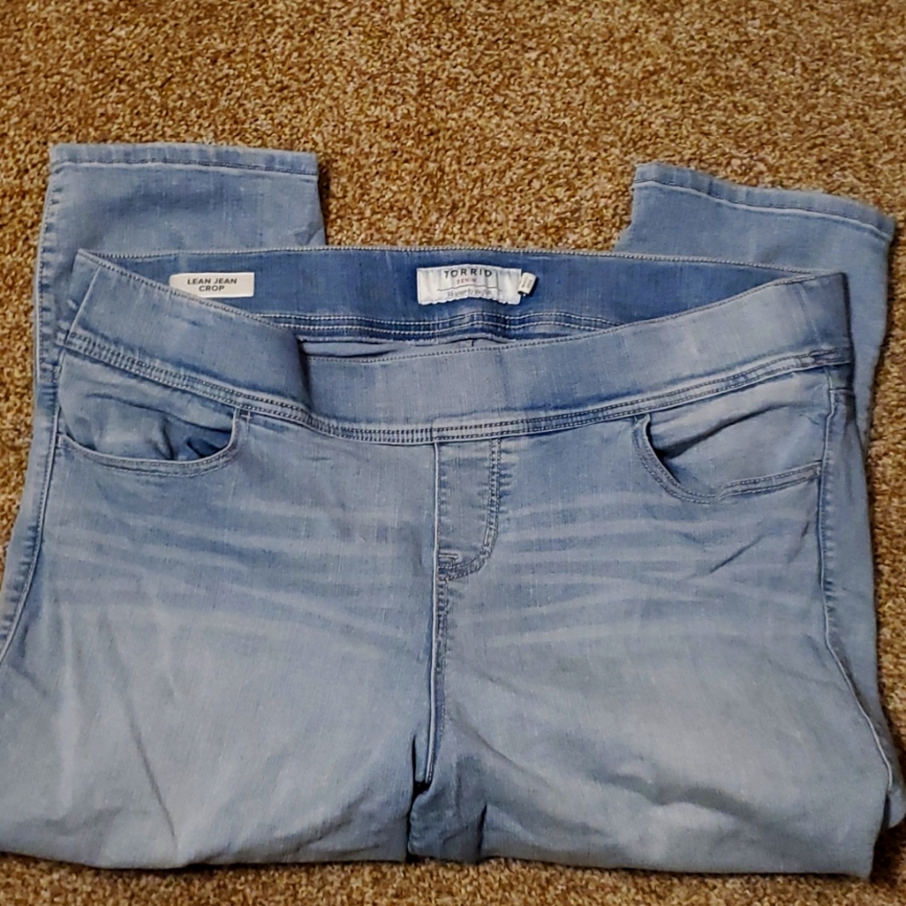 Lean jean crop